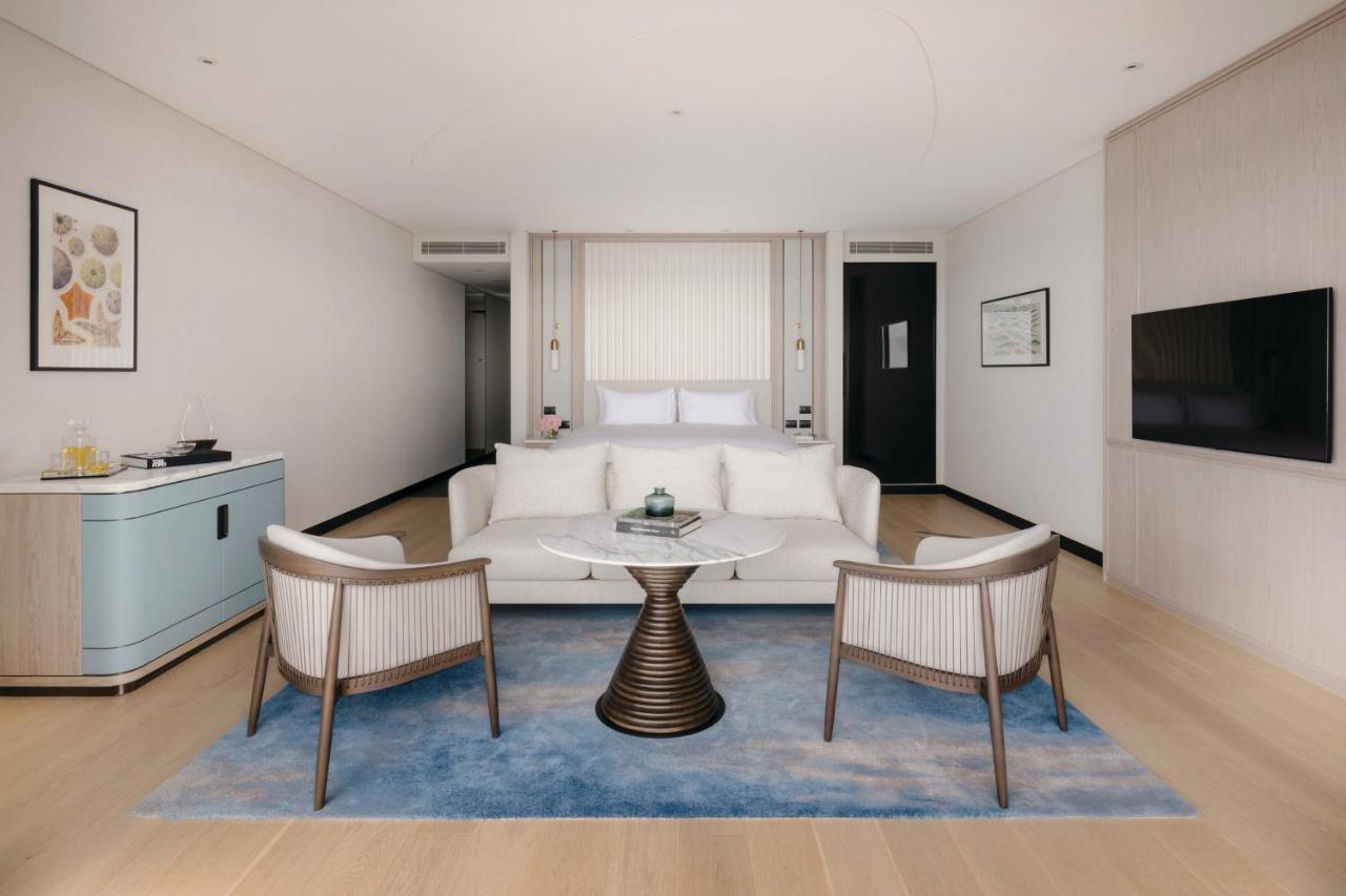 The Langham, Gold Coast And Jewel Residences Exteriér fotografie A suite at the hotel